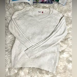 ✨Cream cable knit sweater